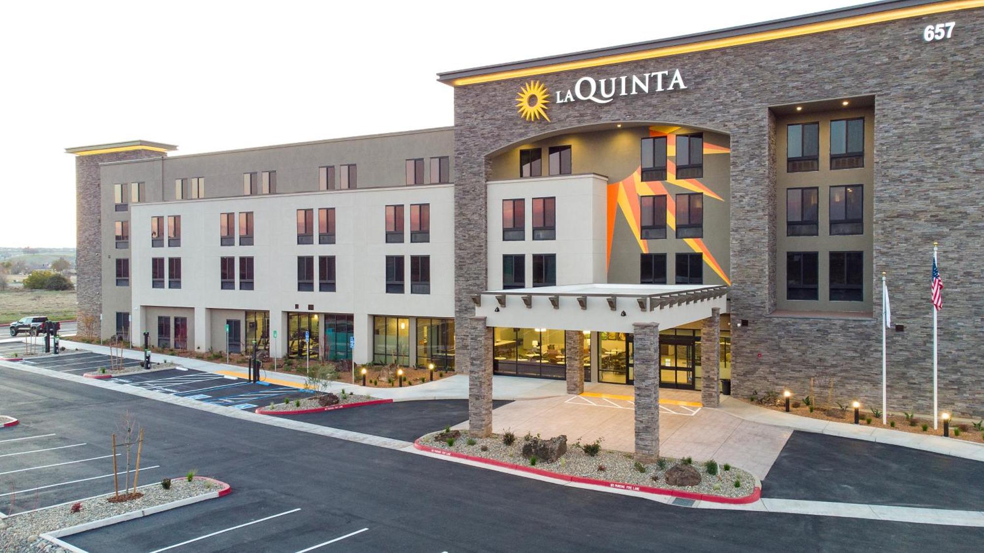 La Quinta Inn And Suites By Wyndham Lincoln Eksteriør billede